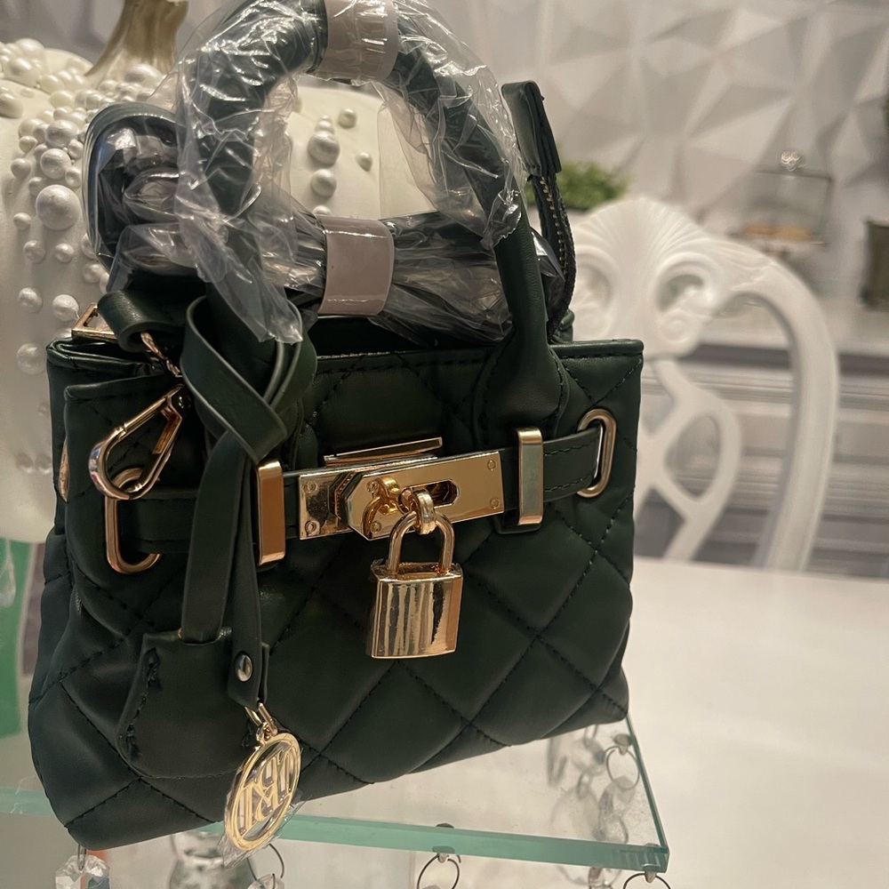 Badgley Mischka Green Shoulder Bag